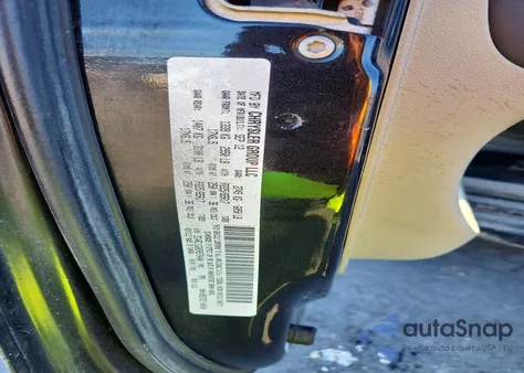 2013 Chrysler Town & Country Limited z USA, uszkodzony, nr VIN 2C4RC1GG0DR579400